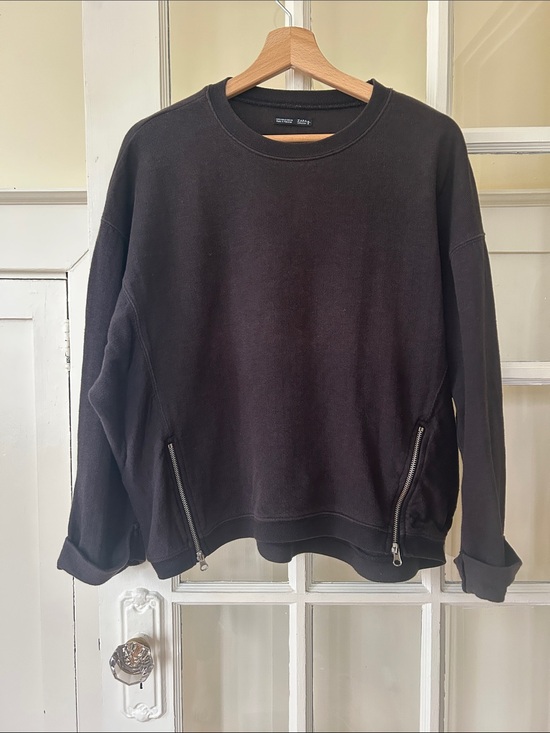 Zara Sweaters - Zara women’s Black Crewneck Sweatshirt with Zip detail, sewn folded cuffs, loose